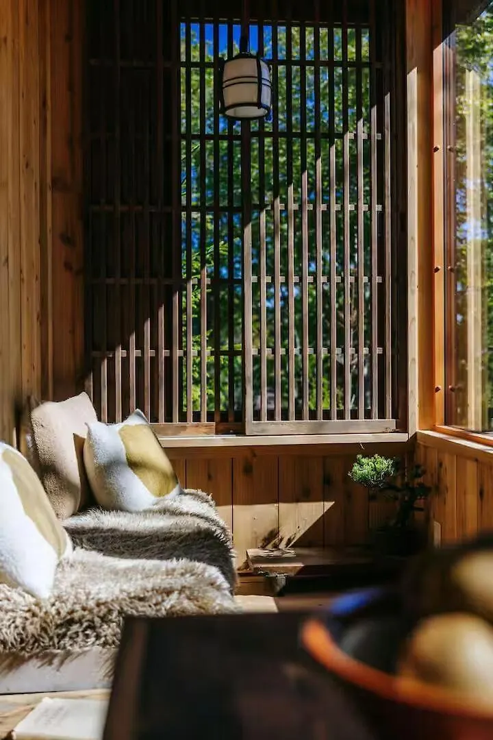 The Little Onsen Cabins - Ototo Rankoshi Japan